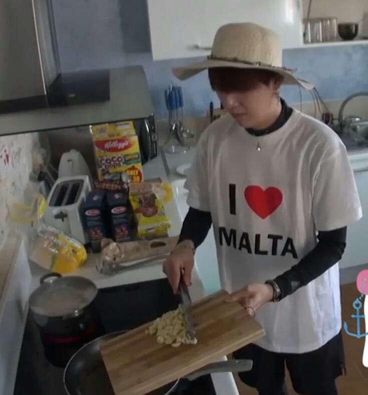Let me introduce to you Boyfriend material Min yoongi a needed thread ♡