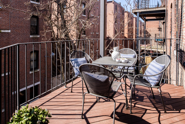 conciergehome's tweet photo. ⭐ NEW LISTING⭐ VIRTUAL TOUR https://t.co/UiAcefoT6v 
16 Symphony Rd Unit 3, Fenway
$749,000 - A lovely gut-renovated two-bedroom condo offers a beautiful open floor plan. contact us for more information
☎️ (617) 413-3598
🖥️ ikerzner@HammondRE.com https://t.co/sUwP9ANgyK