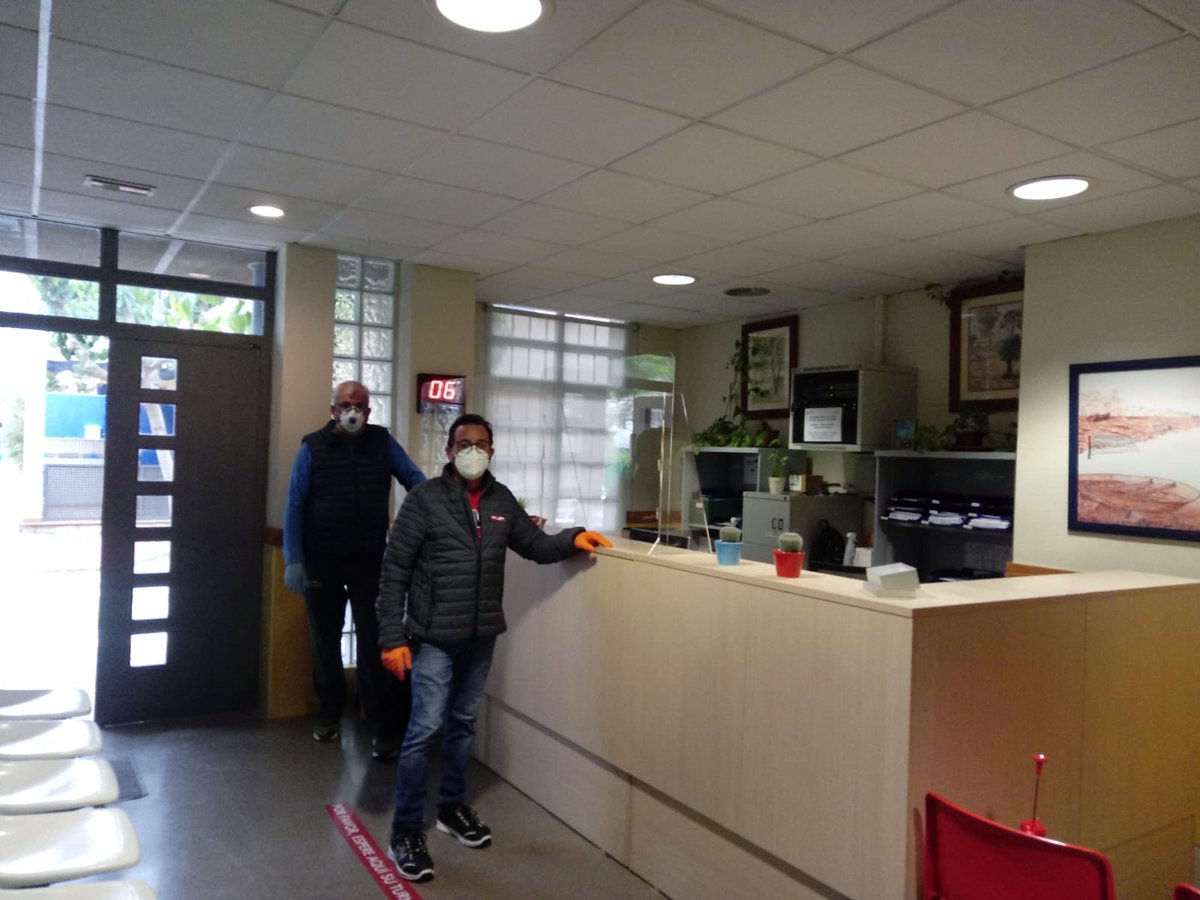 COFISAN2's tweet photo. Donación de mamparas protectoras al Centro de Salud de Santo Ángel por parte de: Promociones y Construcciones Pérez Cánovas, Cerrajeria Jara y Cofisan “ Comisión de Fiestas” #EsteVirusLoParamosUnidos #QuedateEnCasa https://t.co/TOpSZU15Co