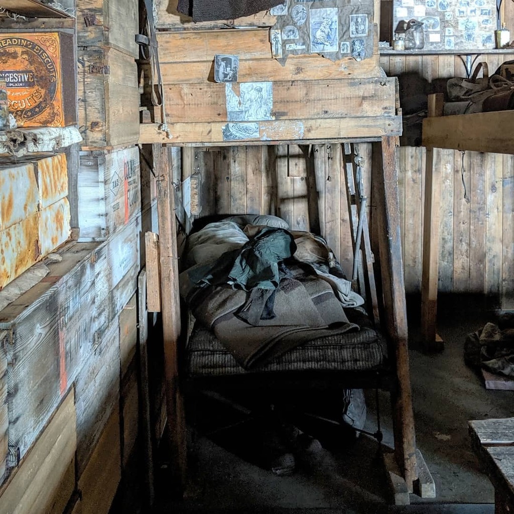 twirlynoodle's tweet photo. You get two years of isolation in a 50'x25' hut with 24 other men. This is the total of your personal space. Come tour the Tenements at the #CapeEvans hut at https://t.co/68TrTBapcM! https://t.co/032RF62SYr https://t.co/42wGAxVUDs