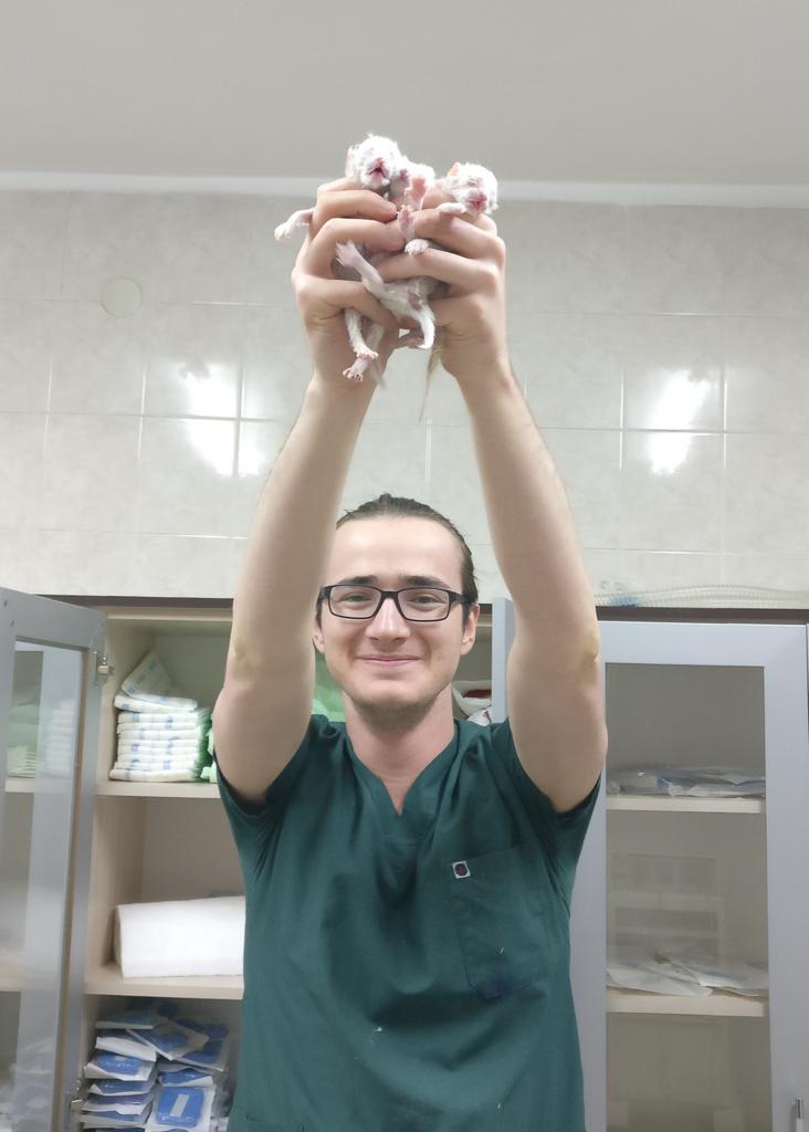 Bir avuç dolusu mutluluk
#DünyaVeterinerHekimlerGünü