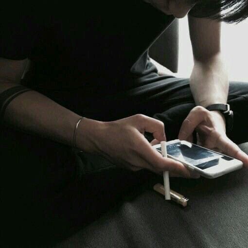 NAu7PoWV3L0G3uC's tweet photo. #reed900 ау, где Ричард - домашний андроид, купленный для подростка Гэвина.

- Ну и что ты будешь делать?
- Моя задача - приглядывать за тобой, помогать с учебой и выполнять работу по дому.
- Ясно. Что ж, ну ладно. Ко мне не лезь, и беригись отца. Он может повредить тебя... https://t.co/zYdRdRkI76