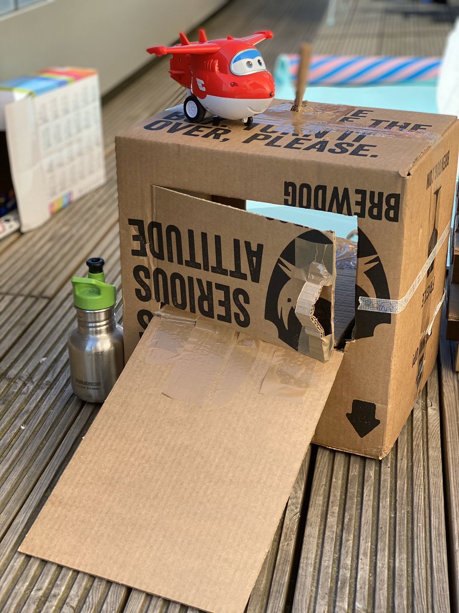 nicktinkercc's tweet image. Getting ready for #brewdogagm .... even made my son a little garage out of the self assembly AGM box to keep him occupied for a few hours :)