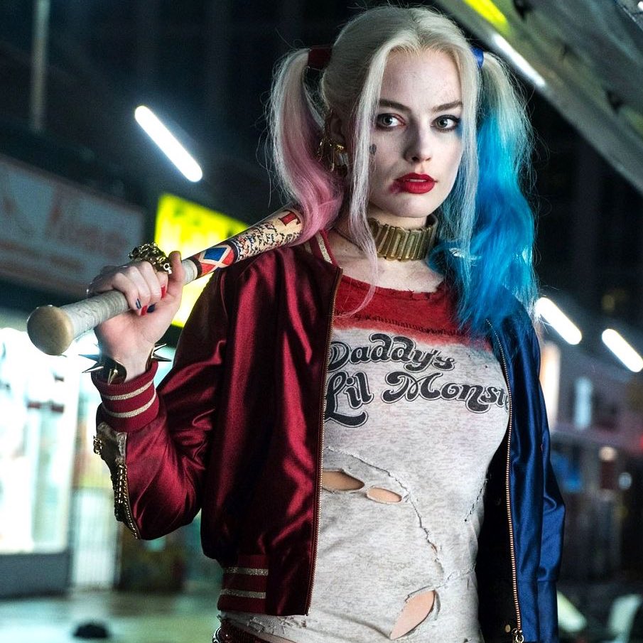 Emma Roberts was offered the role of Harley Quinn in Suicide Squad but turned it down, choosing to star in Ryan Murphy’s Scream Queens instead. Margot Robbie was eventually cast as Harley.