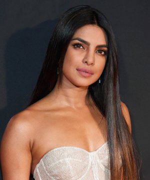 Priyanka Chopra IMAGES, GIF, ANIMATED GIF, WALLPAPER, STICKER FOR WHATSAPP & FACEBOOK