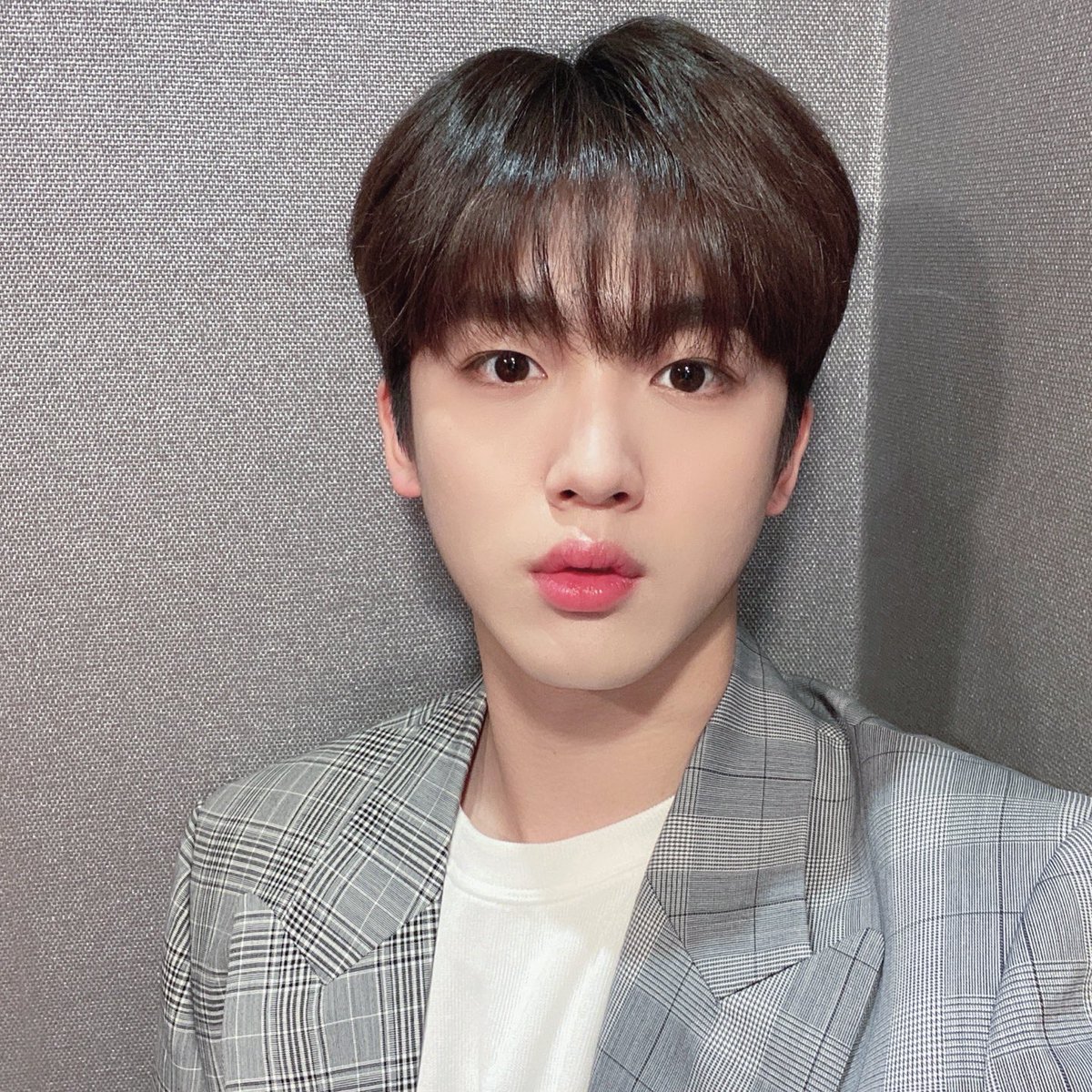 위엔터테인먼트 tweet media