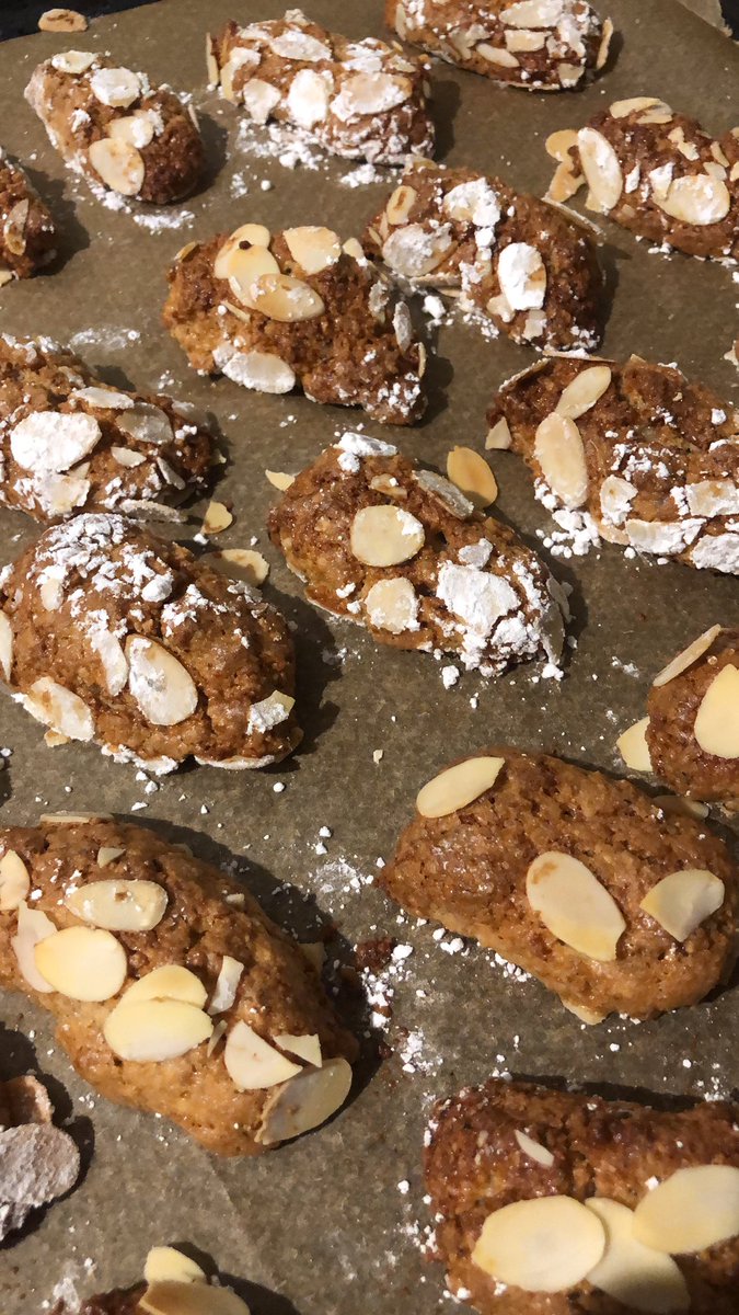 Tacitussi's tweet photo. #bakinglove ❤️ today Amarettinis, those soft ones. With #orangeblossomwater that makes it special and tasty.
Gave some cookies to the neighbors. Okay ... fishing for compliments, true.
#structureyourweekend
#joysofbaking
Always #selfmadecookies🍪 on the run!
#saturdayvibes https://t.co/PJLSpOHsHx