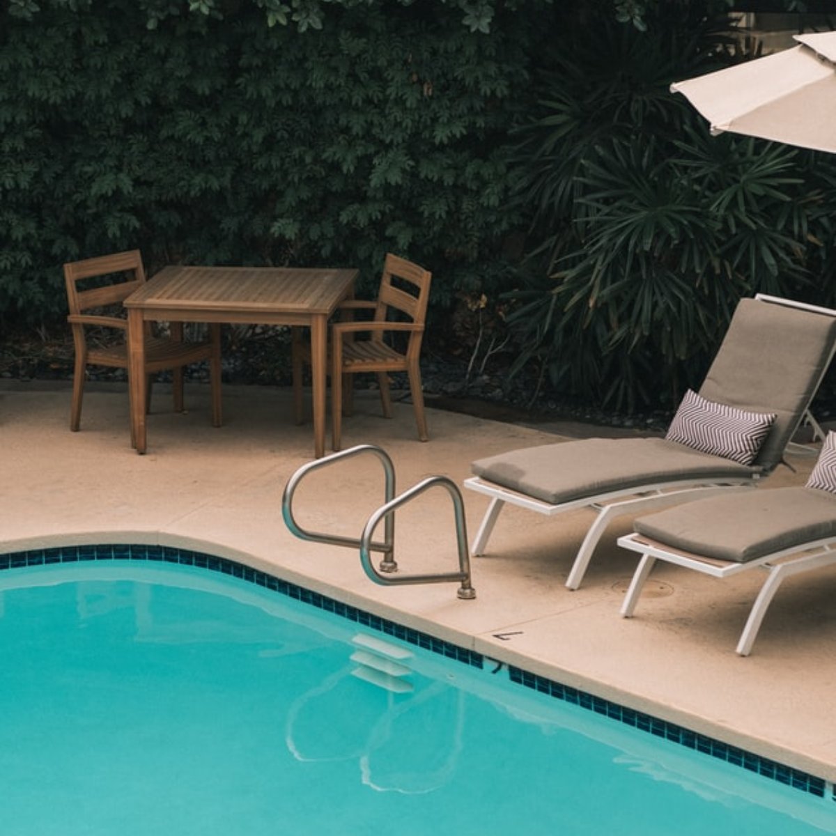 empire_pool's tweet photo. People, just like the pools they swim in, need TLC. How have you been helping to brighten up the days of those around you? We'd love to know! https://t.co/HgSh8w4DPX