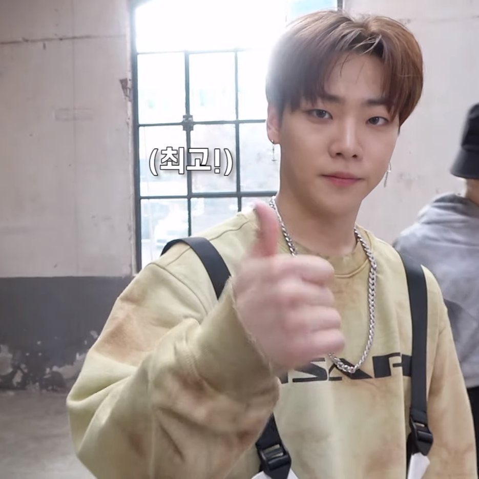 guys can we please make an ONF meme thread.. I‘ll also put those I made and saved from others^^