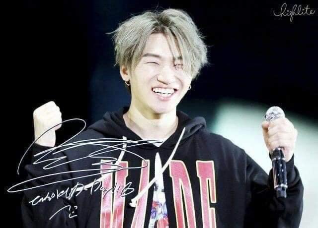 LilaTrogen's tweet photo. Hi
#SmileyDaesungDay
#DTILE https://t.co/vWaYU6koyG
