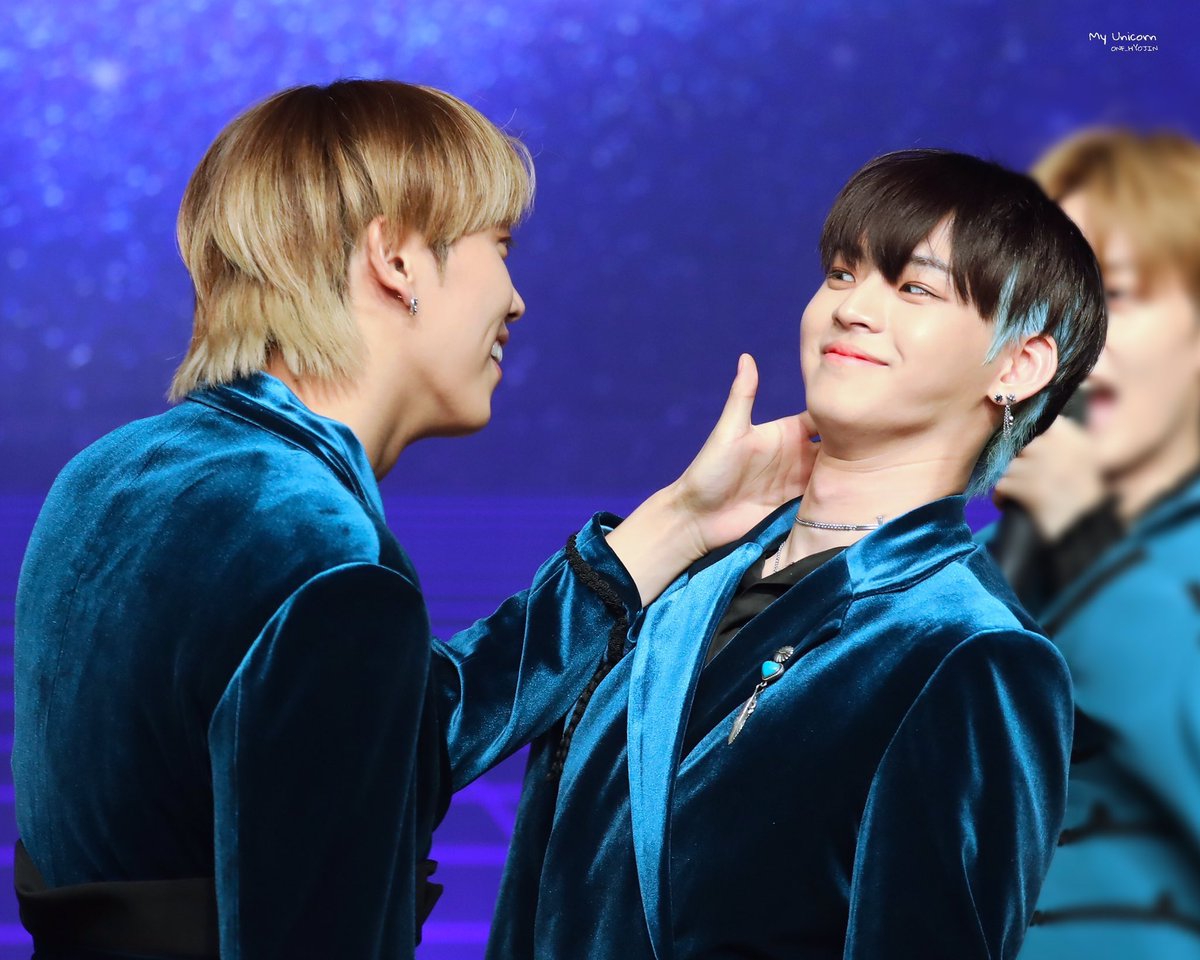 guys can we please make an ONF meme thread.. I‘ll also put those I made and saved from others^^