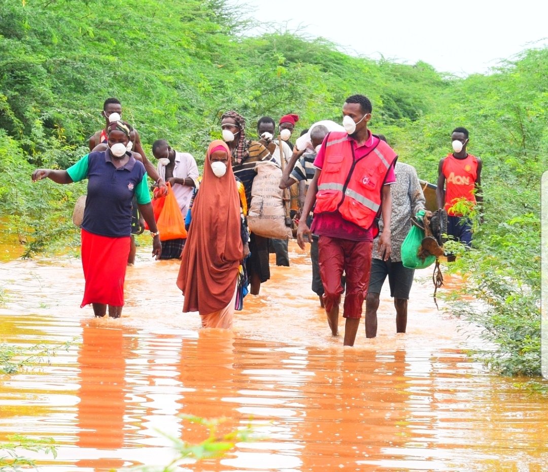 KenyaRedCross's tweet photo. More than 50 people marooned by floodwaters in Jarirot village, Garissa rescued after Tana River burst its banks. https://t.co/6xbU3trlzm