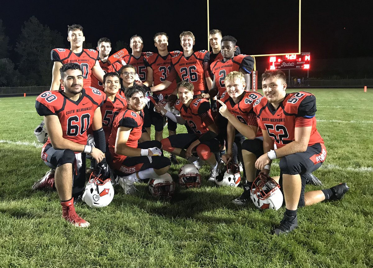 anteudovicic's tweet photo. Since today’s the last day of the NFL Draft let’s post a few pics of SM Rocket Football! #KeepTheHammer #GoRockets #SMWay #SMRocketThrowback https://t.co/Z4IWm3IlqF