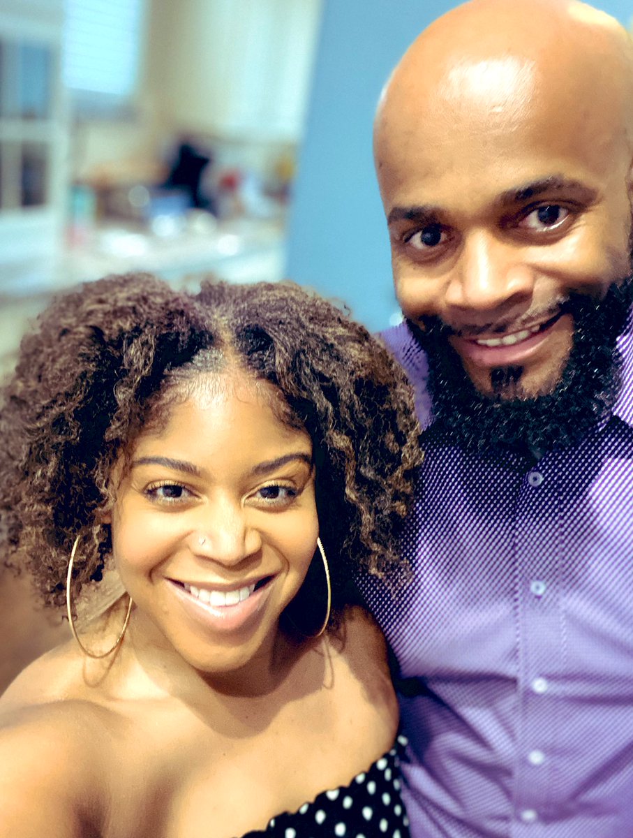 theintercontin2's tweet image. Virtual dinner date with the wife and some friends. When you can’t go out and socialize, you learn to improvise.
.
.
Night filled with fun, laughter, good food and wine, and most importantly time spent with family and friends. #funtimes 
#familyandfriends #fridaynight #datenight