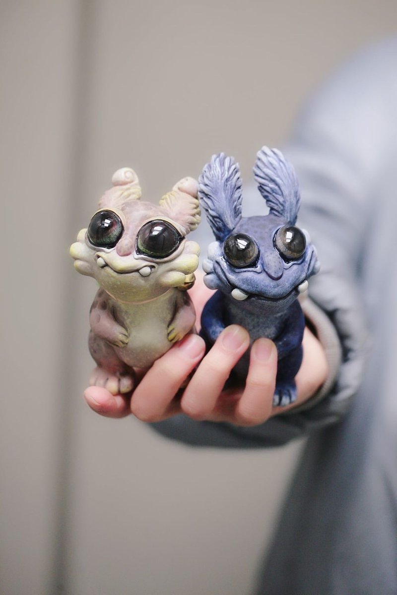 UCCProjects's tweet photo. Check out this amazing collaboration between @remjie_malham and Awesome Oso ! Oso have done an outstanding custom paintjob on Remjie’s Sugarfly sofubi dolls. These are truly mesmerizing one of a kind dolls with both artists styles combining in such a unique way. https://t.co/MQJwSjupTl