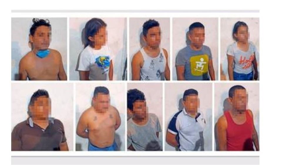 xevtfm's tweet photo. #BrevesVT Reporta el alcalde de #Cárdenas, Armando Beltrán Tenorio, que 11 personas fueron detenidas ayer por los intentos de saqueo a las tiendas Soriana y Coppel, y por el robo a una abarrotera. https://t.co/Bk4AlsWln1