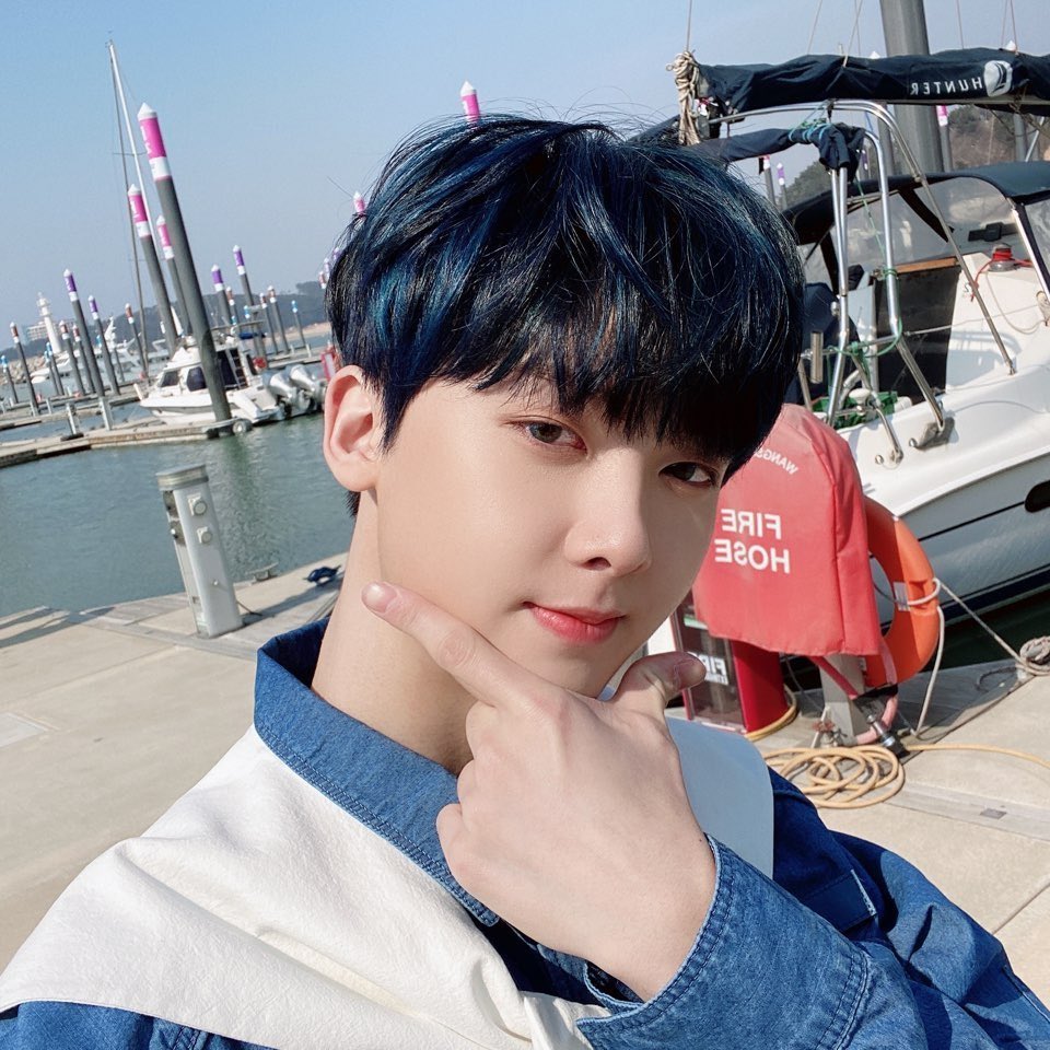 astrofireworks_'s tweet photo. [TRANS] 200425 ASTRO Sanha Weibo

Biong!!! Sanha’s here 🐥
There’s been a big change somewhere, right!!!
Correct, I’ve returned after dyeing my hair~
We’re working hard to prepare for our comeback, please look forward to it and support us 🐥🐇

⇢ [ #ASTRO | #윤산하 | #尹产贺 ] https://t.co/lGxTHqoCb6