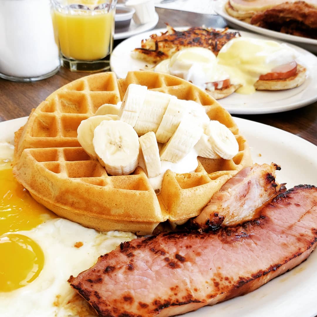 #Breakfast is served. 🍳 🍌 🧇 🥓 What's the first thing you'll order when Pann's opens back up? #Throwback 📷: alfredom1