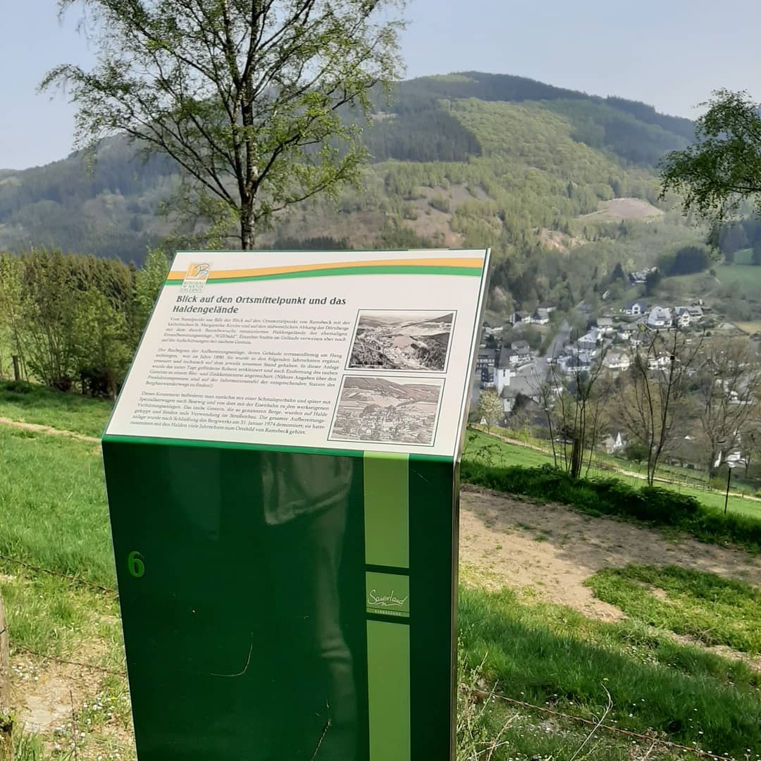 HausAmBergHSK's tweet photo. Auf Spurenentdeckung des Bergbaus im Valmetal ⚒
Der Bergbau-Wanderweg in Bestwig-Ramsbeck hat eine
Strecke von ca. 10 km und
führt vorbei an Bergbaurelikten
und ehemaligen Grubenbetrieben.
#ramsbeck #valmetal #glückauf #bergbauwanderweg #rothaargebirge #venetianerstollen https://t.co/GaxeoLuex4