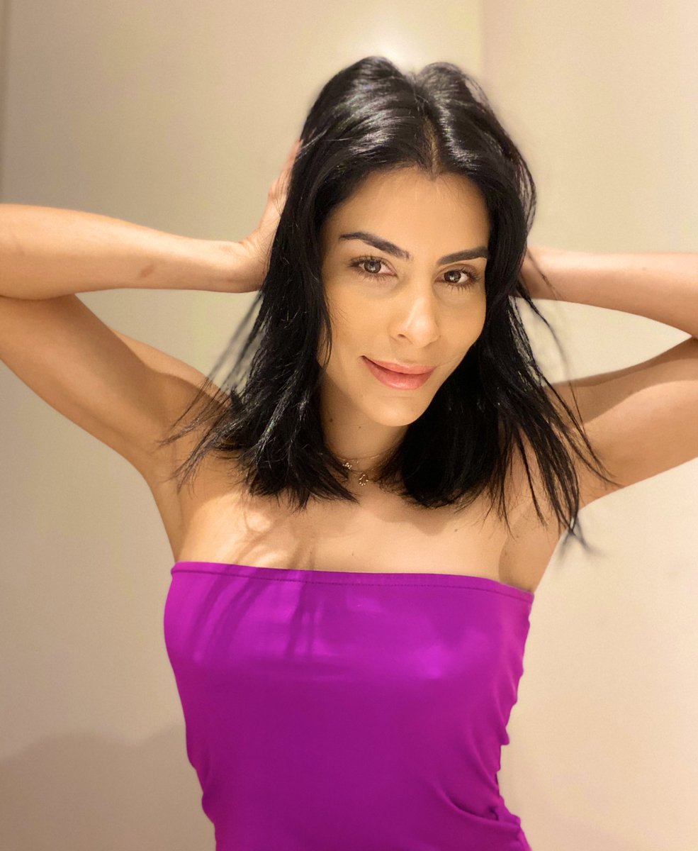 María León tweet media