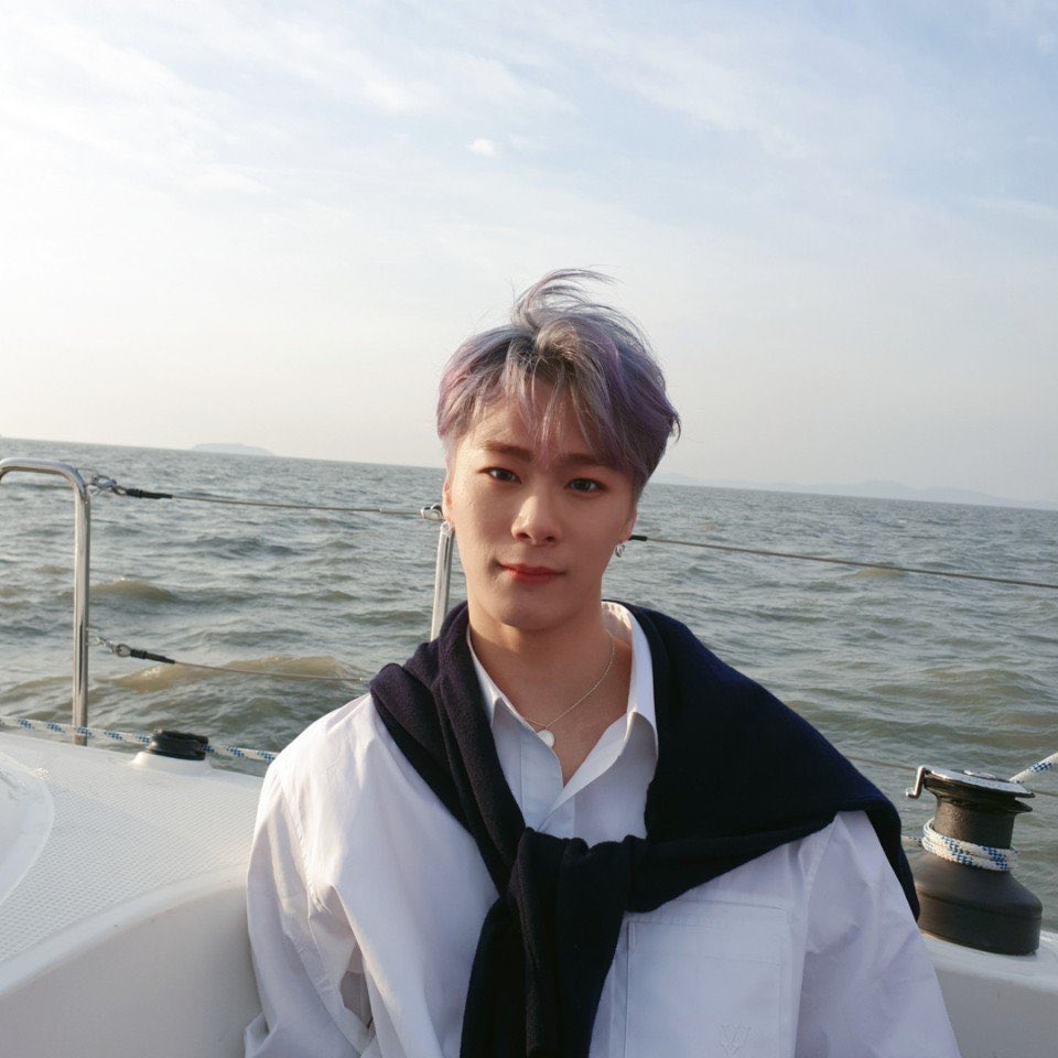 astrofireworks_'s tweet photo. [TRANS] 200425 ASTRO Moonbin Weibo

GATEWAY 咚咚

⇢ [ #ASTRO | #文彬 | #문빈 ] https://t.co/XjPOIgnWeK