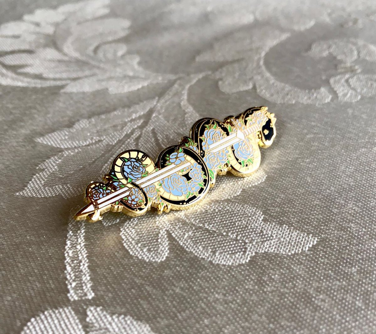 Eli_Illustrates's tweet photo. My snake enamel pins have finally arrived!
You can check them out on my Etsy!✨
https://t.co/ewogsXZEh3
#etsyshop #snakedesign #sworddesign #flowerpins #EnamelPins #enamelpindesign #swordandsnake #snakeenamelpins #originalart https://t.co/xBMwtn7WZc