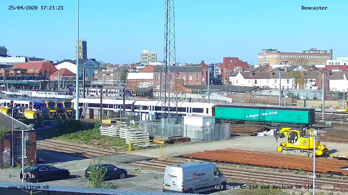 RhysGlover9's tweet image. An intersting move to Donny this afternoon 66743 drags 466006 working 5Q89 Slade Green TMD to Doncaster Works @railcamlive #SpottingFromHome