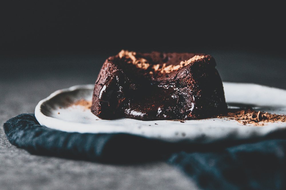  #TubaBüyüküstün as 𝘾𝙝𝙤𝙘𝙤𝙡𝙖𝙩𝙚 𝙛𝙤𝙣𝙙𝙖𝙣𝙩small chocolate cake with crunchy rind and liquid melting chocolate center.𝘕𝘦𝘷𝘦𝘳 𝘧𝘢𝘪𝘭𝘴 𝘵𝘰 𝘪𝘮𝘱𝘳𝘦𝘴𝘴, 𝘳𝘪𝘤𝘩, 𝘤𝘩𝘰𝘤𝘰𝘭𝘢𝘵𝘺, 𝘳𝘰𝘺𝘢𝘭, 𝘮𝘰𝘥𝘦𝘴𝘵 𝘵𝘢𝘴𝘵𝘦, 𝘢𝘯𝘥 𝘦𝘭𝘦𝘨𝘢𝘯𝘵 𝘭𝘰𝘰𝘬.