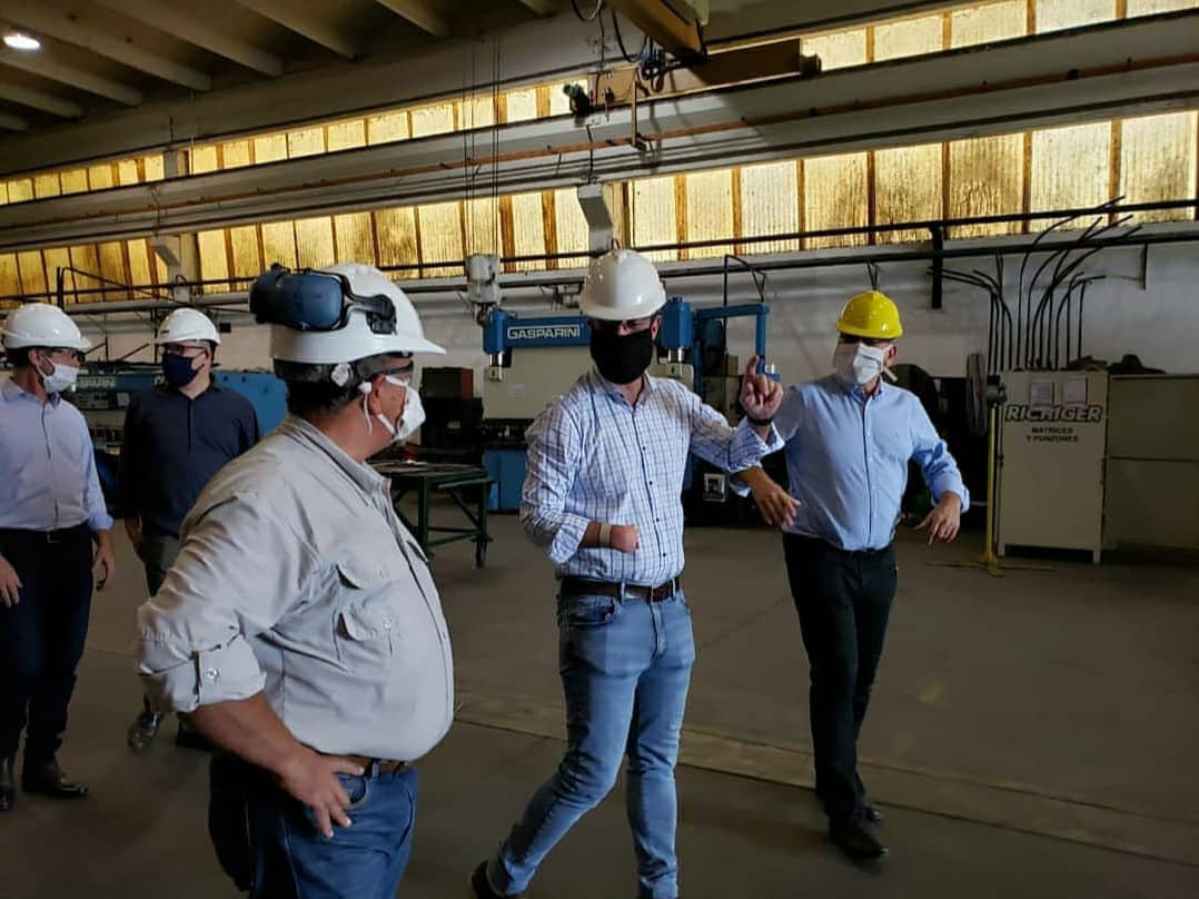 industrialessun's tweet photo. @robertosukerman  junto al Senador @alcidescalvoOK, visitaron @RichigerMaq dentro de las inspecciones que realiza @SantaFeTrabajo, para fiscalizar cumplimientos del Protocolo de Seguridad e Higiene por Covid19 a las empresas exceptuadas del aislamiento social, prev y obligatorio https://t.co/accyCER60L