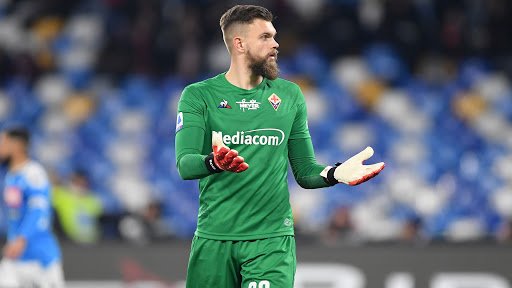 NaszFutbol's tweet photo. "Super Express" informuje, że Bartłomiej #Drągowski znalazł się na celowniku #Milanu.
#wloskarobota #SerieA #Milan https://t.co/QIQFIELiMv