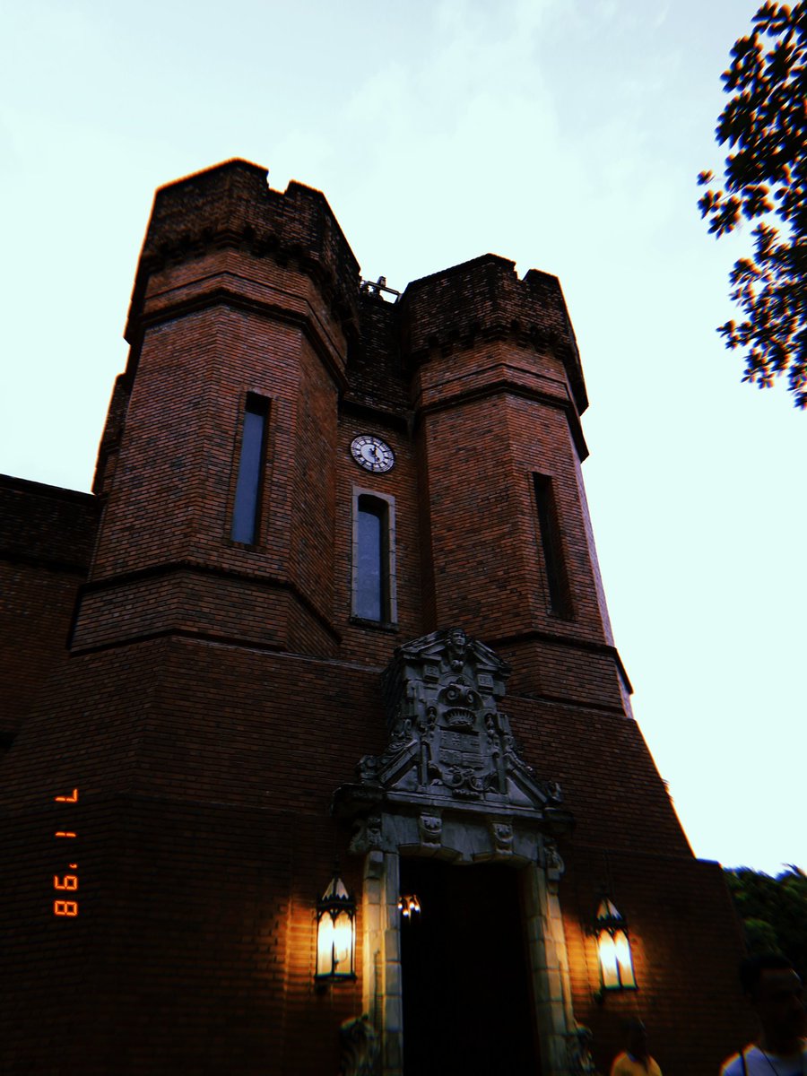 taemeetslove's tweet photo. Ricardo Brennand faleceu :( Só posso agradecer a família Brennand por proporcionarem o acesso à arte e cultura para milhares de pernambucanos 

O museu Ricardo Brennand é um dos meus lugares favoritos da vida 😔💜 https://t.co/T0TGDdVIW2