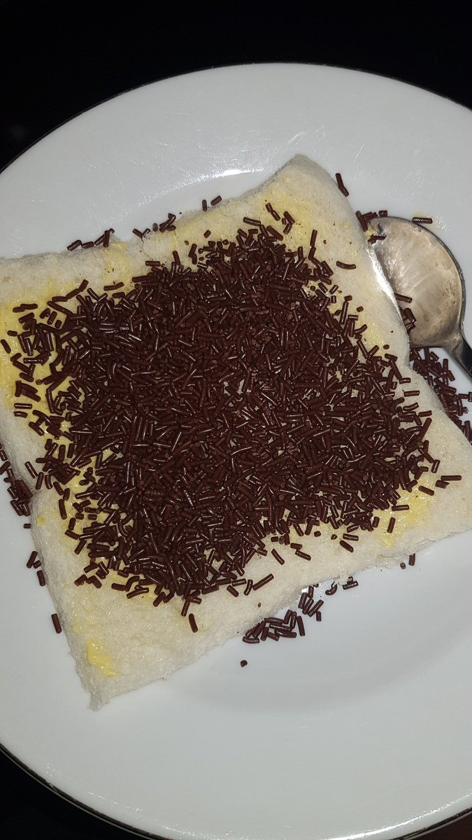 Aku kembalikan cara kalian melihat roti dan meses yg benar