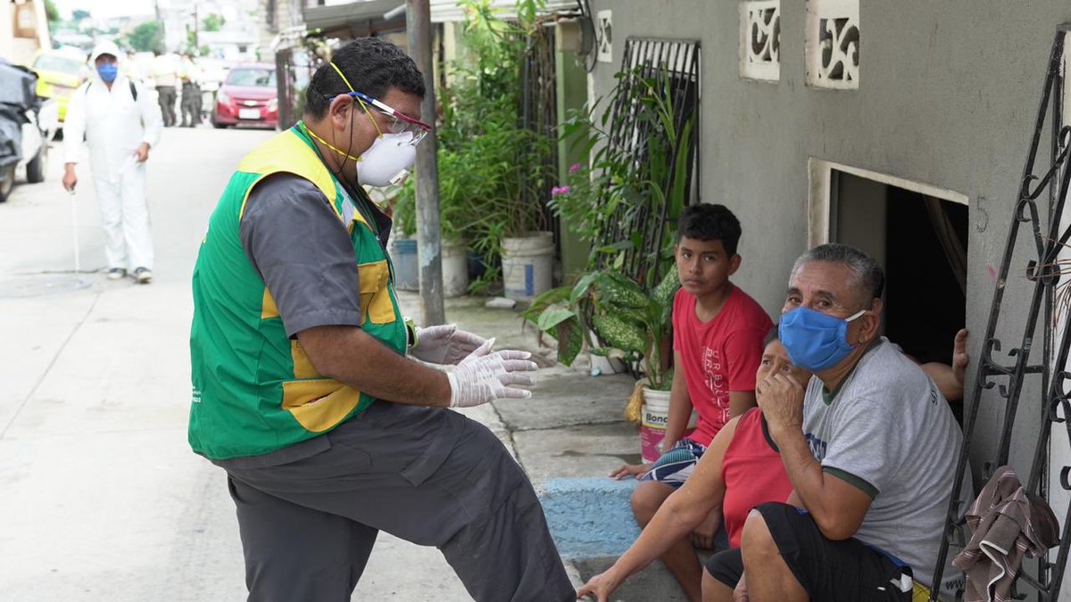 PedroPabloDuart's tweet image. Cuando llevamos médicos, fumigación y kits alimenticios estamos llevándole a la ciudadanía bienestar y la certeza de que este equipo trabaja incansablemente para que juntos superemos la emergencia. ¡Estamos sumando todos los esfuerzos para salir adelante! #Mapasingue
#GuayasVive