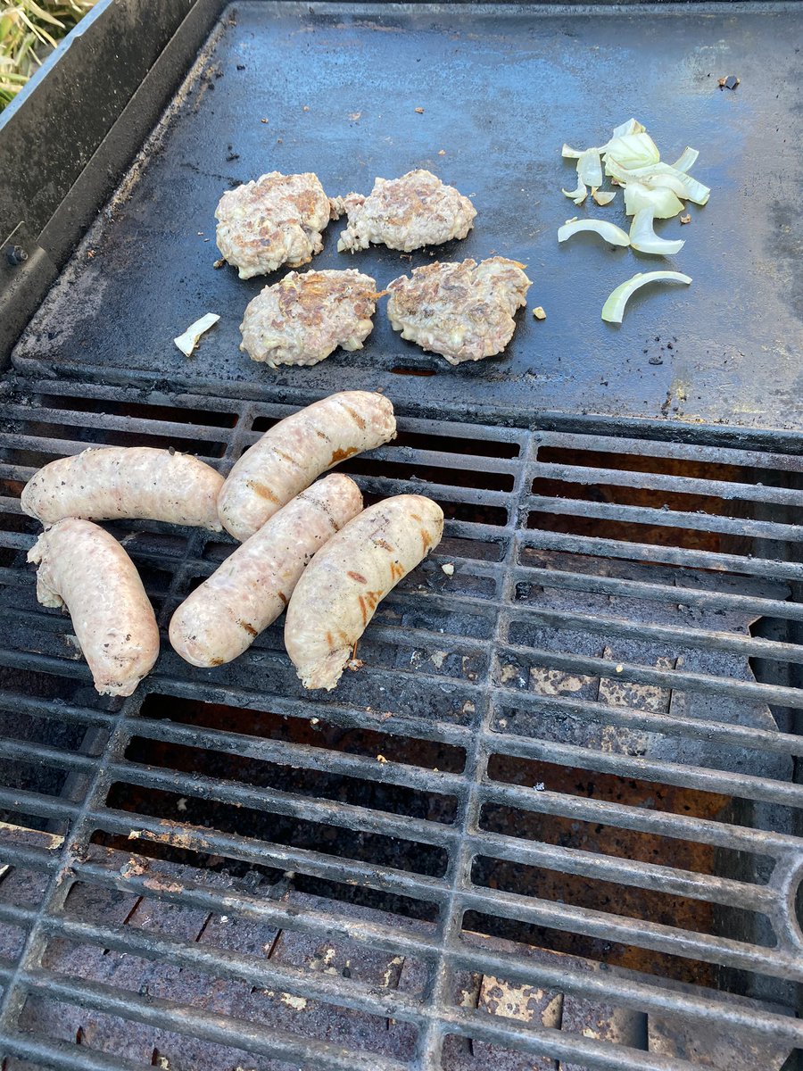 Now that’s an Essex bbq.  Sausages from <a href="/greatgarnetts/">Jonathan Smith</a> and home made burgers using <a href="/KellyBronze/">Paul Kelly</a> beef.