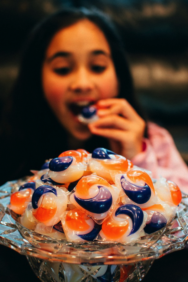 TheRobio's tweet photo. All of a sudden this doesn't seem like such a stupid idea, does it? #tidepodspresident #TidePodTrump #Clorox https://t.co/vEhEfwZpaF