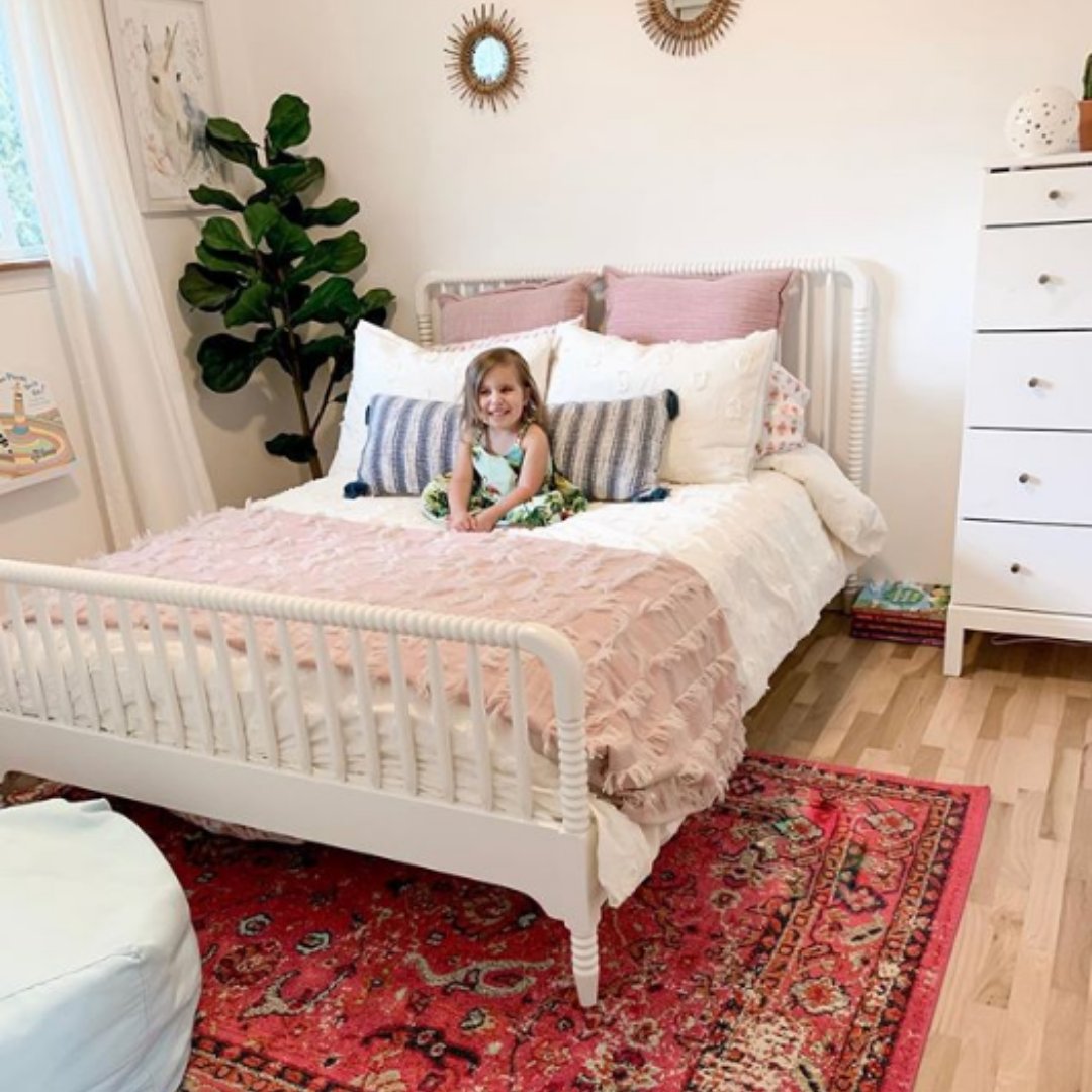 LittleSeedsKid's tweet photo. Sweet &amp; timeless, the Linden bed will combine you and your little one’s styles to create the perfect look. #LittleSeedsKids

PC: @nicolereuter https://t.co/HstJxlknmp
