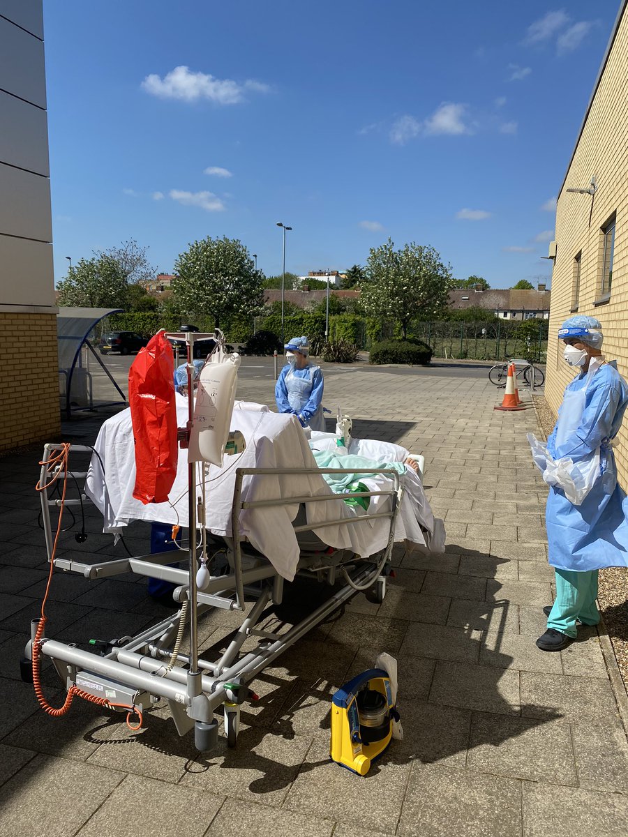 Positive physio day today, 2 ITU patients recovering from COVID19 taken outside for some much needed sun therapy 🙌🏻 🙌🏻☀️☀️