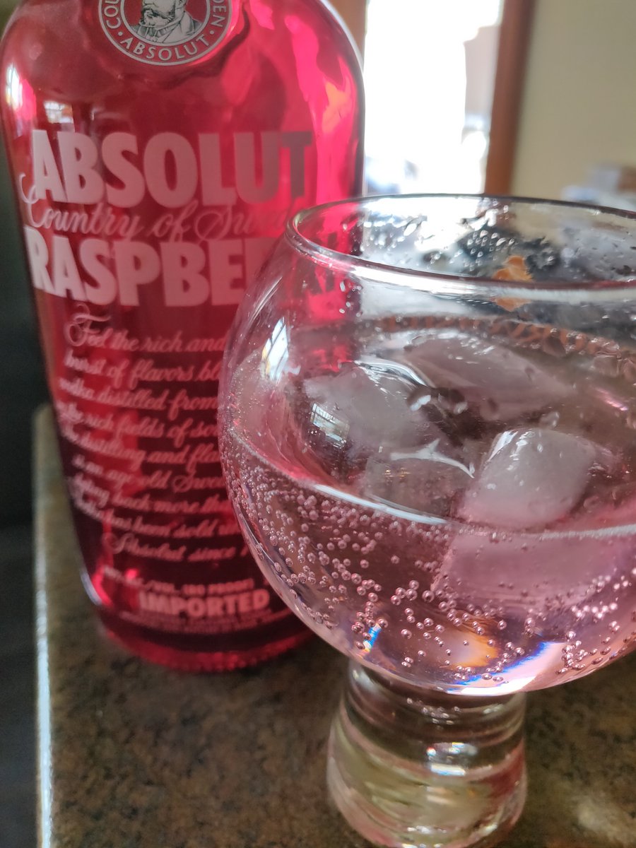 Wyres67's tweet photo. @Liam_Ball92 #Day9 of the #12DaysOfColour is pink. My current drink is Raspberry Vodka & pink lemonade. https://t.co/f2n4TvNhhh
