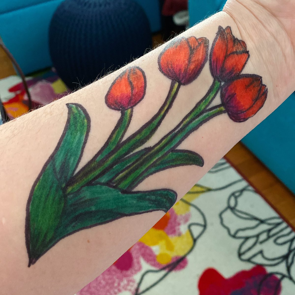 barelyliterate's tweet photo. I spent some quality time with Sharpies this morning.
#sharpietattoos #tulips #makearteveryday https://t.co/ESI8poX55j
