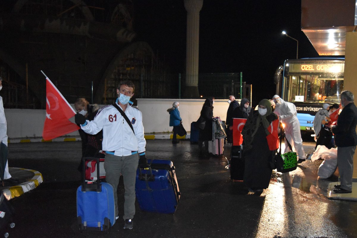 Almanya'dan Türkiye'ye getirilen 300 vatandaşımız, 14 günlük karantina sürelerini geçirmek üzere Trabzon Fuat Sezgin Yurdumuza yerleştirildi.

#İyikiVarsınKYK 
#KYKileSağlıklıGünlere