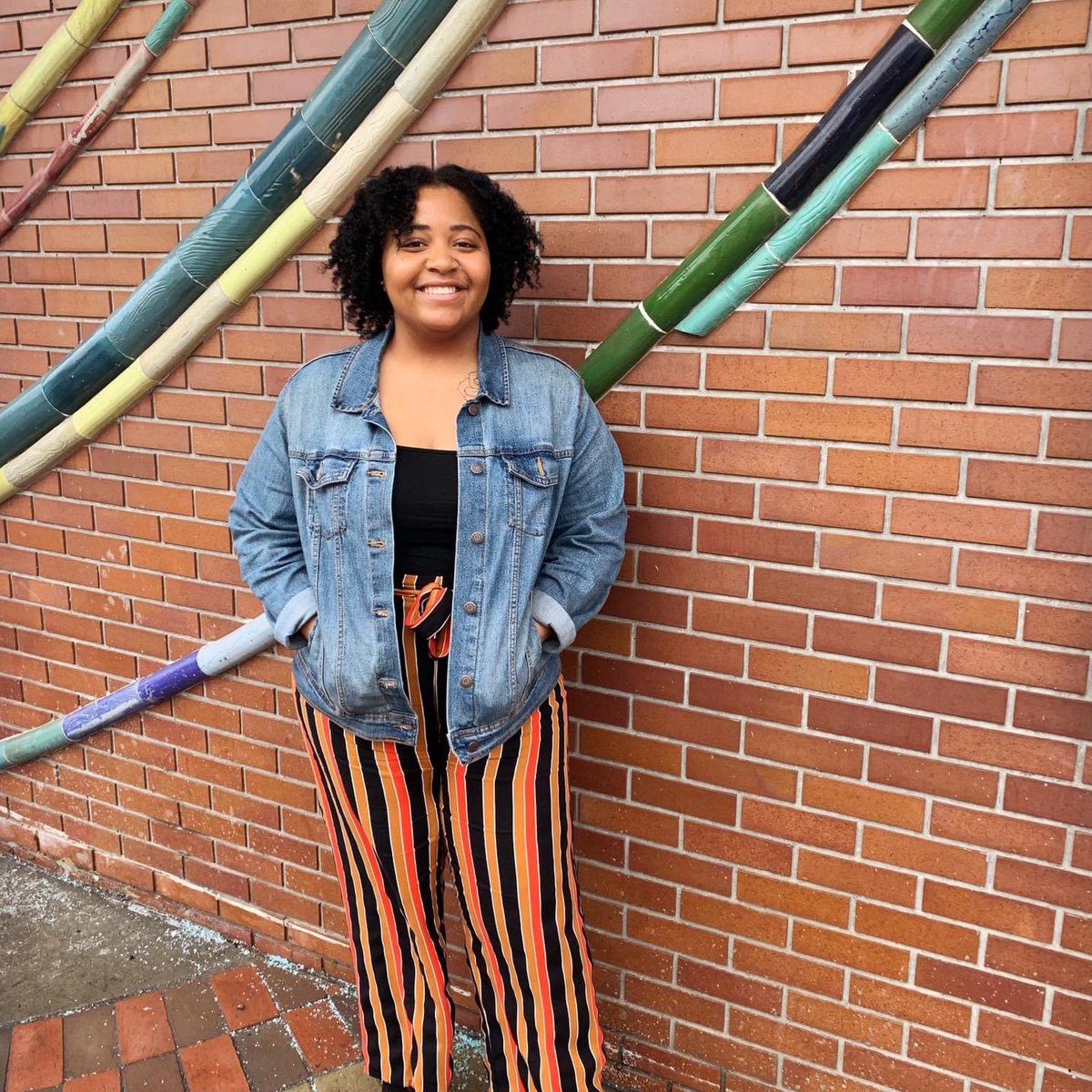 JJNotJayJay's tweet image. 🚨 Hello,

Jasmine Johnson was struck in the head by a stray bullet that entered her Home while studying. I repeat, while studying. 

She is currently in the ICU and her family has created a PayPal for donations.

paypal.me/pools/c/8omgJz…

Please RT/Donate if able. Thank You. 🙏🏽