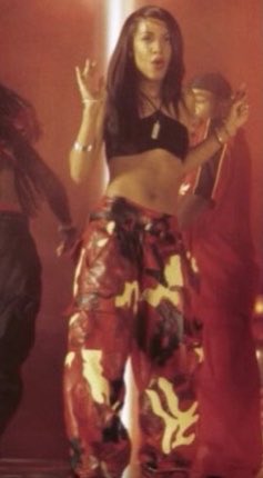 Rihanna as Aaliyah , a thread