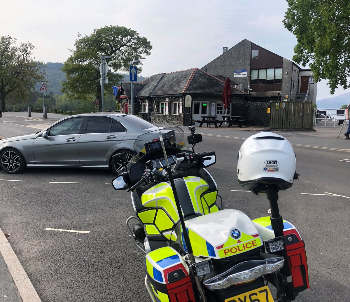 First hours patrol today saw 12 vehicles from as far away as Manchester, Liverpool and Preston, all out for some Lake District fresh air. To those who are staying in, a massive sincere thank you, you're doing a great job. #StayHomeSaveLives @Sarahjacko1 #Sgt1489, 1639, 2190, 2462