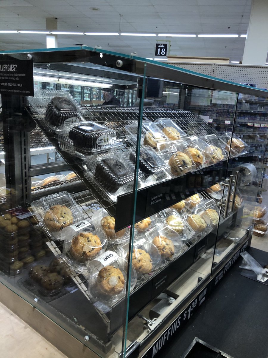 ousrahm's tweet photo. ⁦@GiantFoodStores⁩ individually packaging bagels and muffins. So much unnecessary plastic https://t.co/Jtm4noRmhy
