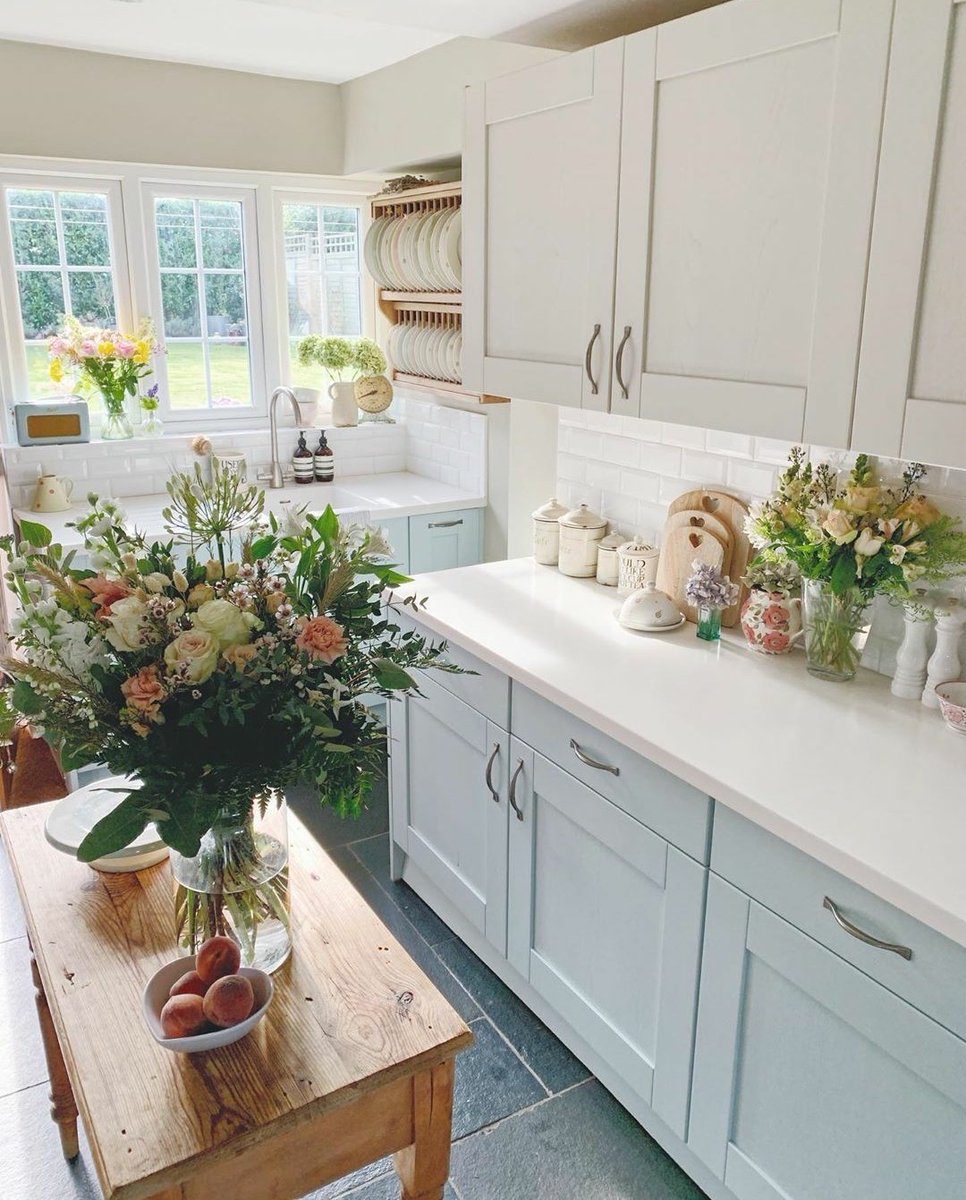 wallflower_cottage— pastel and spring vibes! this account posts very soft and cute interiors. https://instagram.com/wallflower_cottage?igshid=ea76rpw9blz2