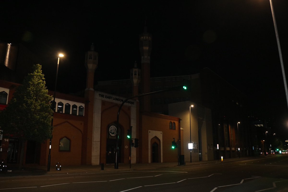 Night 2: ELM. What would’ve been filled with thousands of people and a market round the back, is now silent. How eerie it is to see the most known mosque in the UK be so still. SubhanAllah this one hit me. May Allah allow ELM to open its doors once again.