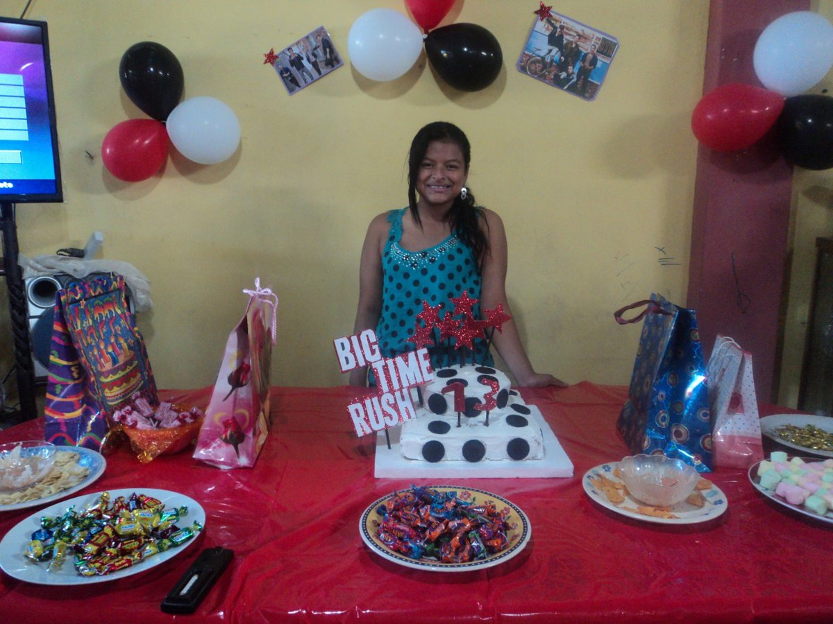 CoAbby7's tweet image. Abro hilo de fotos con un pasado oscuro.
Recuerdo que esa era mi etapa de super fan (Rusher) de @bigtimerush y la pequeña reunión que me iban a realizar por mis 13, yo quería hacerla en honor a ellos🤣🤣