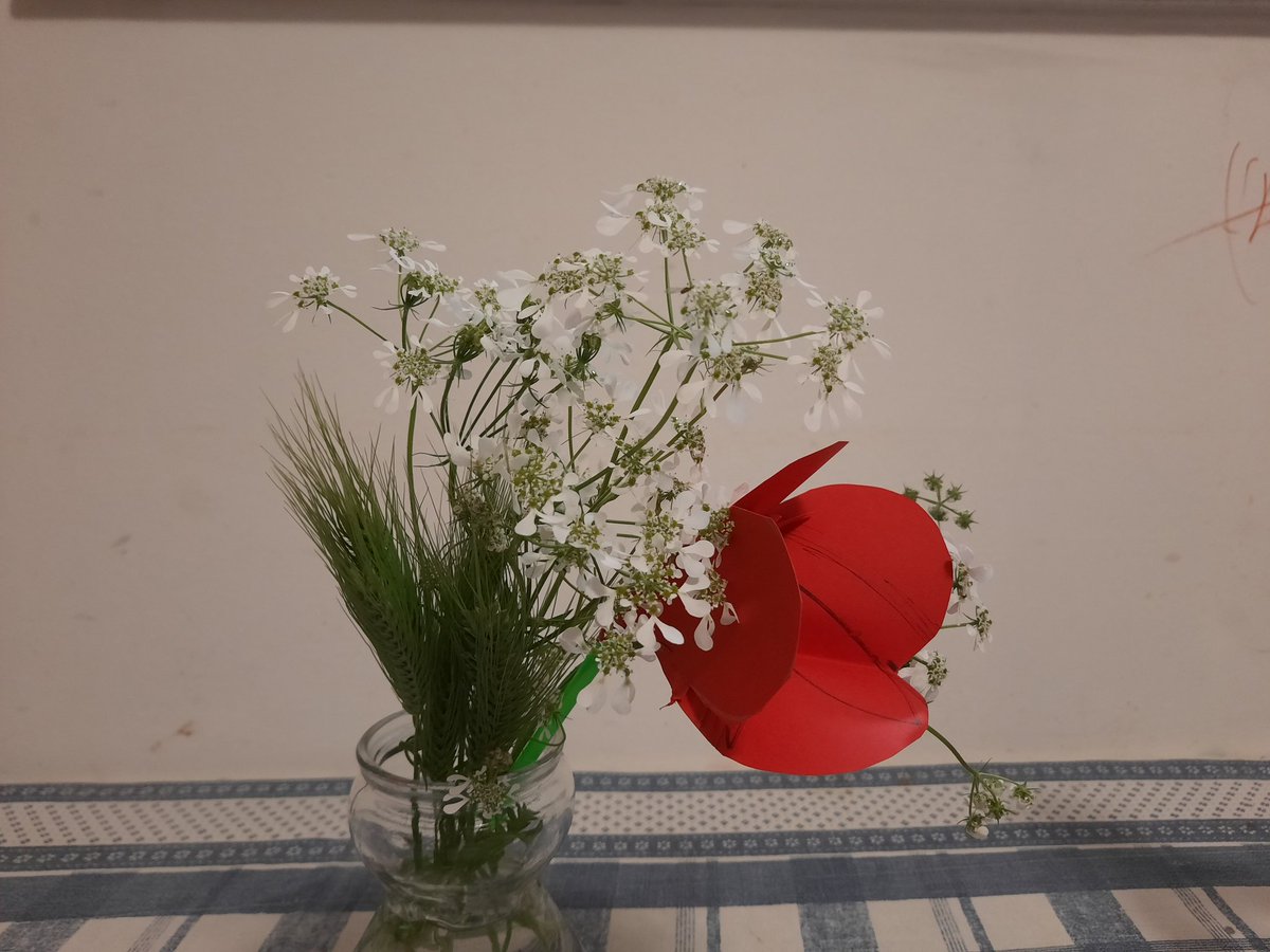 annalisamarzano's tweet photo. Senza bandiera in casa..ci siamo dovuti attrezzare #25aprile #25aprilesempre https://t.co/DajtVqLGJ1