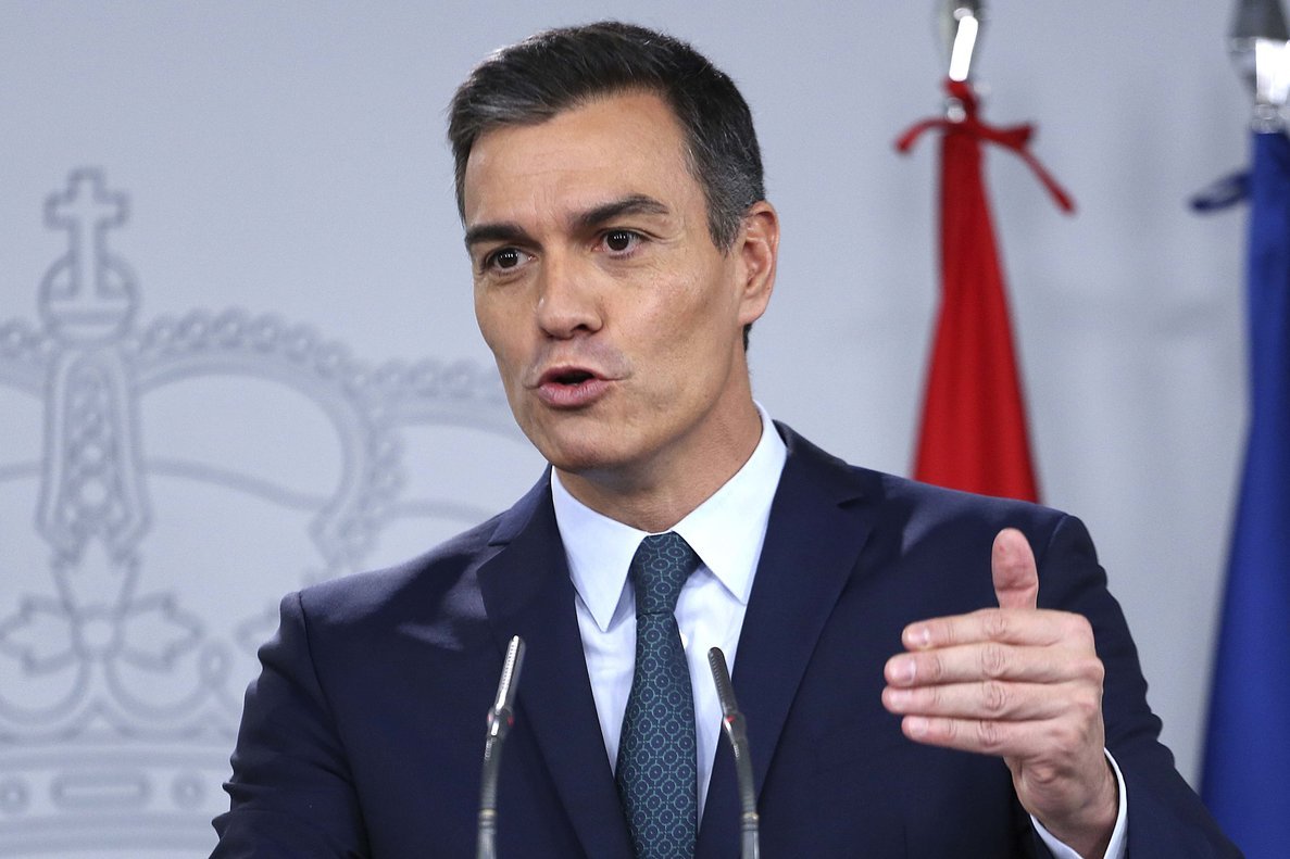 tjcope's tweet photo. 🔴¡ÚLTIMA HORA!🔴

⚠️PEDRO SÁNCHEZ en comparecencia:

🎙️"Si la evolución de la pandemia sigue esta evolución positiva, A PARTIR DEL 2 DE MAYO se permitirá la salida para PRACTICAR ACTIVIDAD FÍSICA INDIVIDUAL y PASEOS CON LAS PERSONAS QUE CONVIVIMOS". https://t.co/v7WD4ka85d