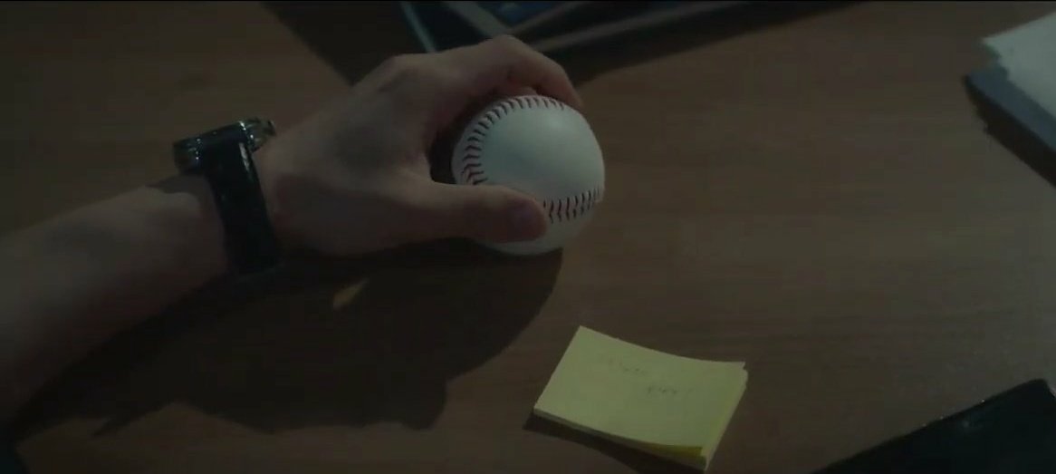 in  #HospitalPlaylist, we also got "daddy long legs," a popular doctor who's been keeping a baseball (ball) on his desk and a tsundere surgeon.what's the writer's plan? give new hope? resuscitate or revive these ships that she chose to kill in her previous dramas? 